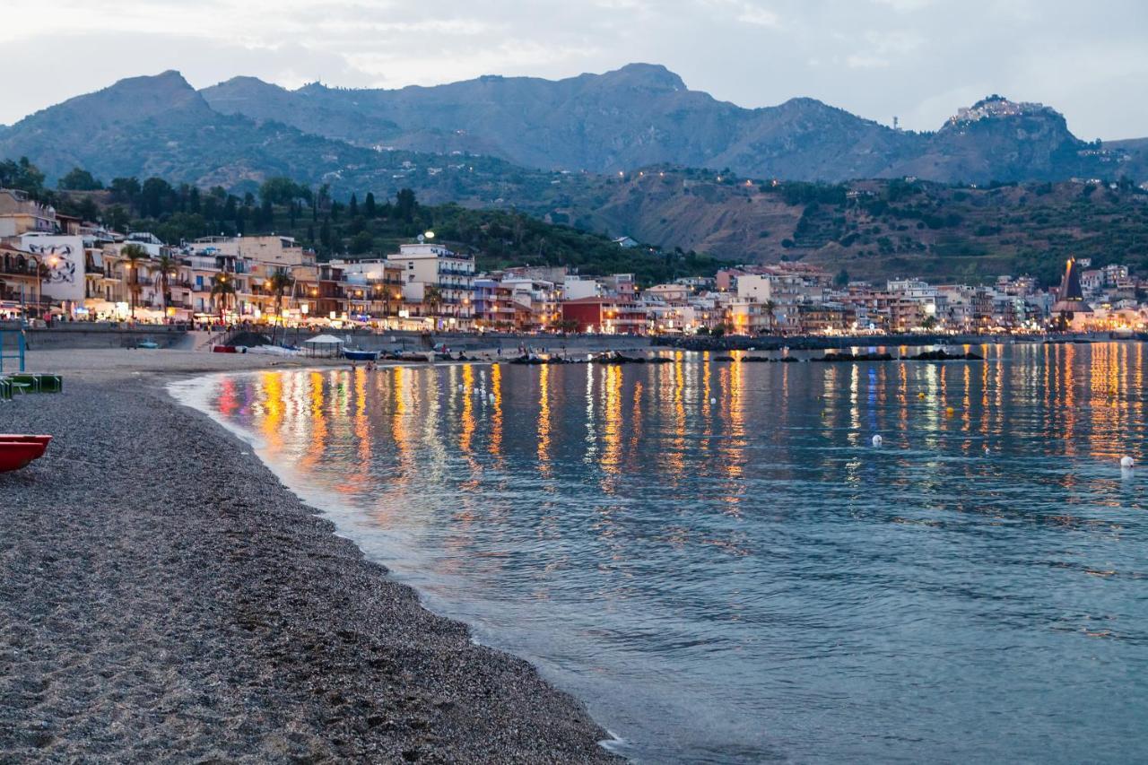 Le Tre More Giardini Naxos Exteriör bild