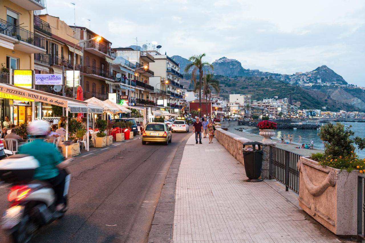 Le Tre More Giardini Naxos Exteriör bild